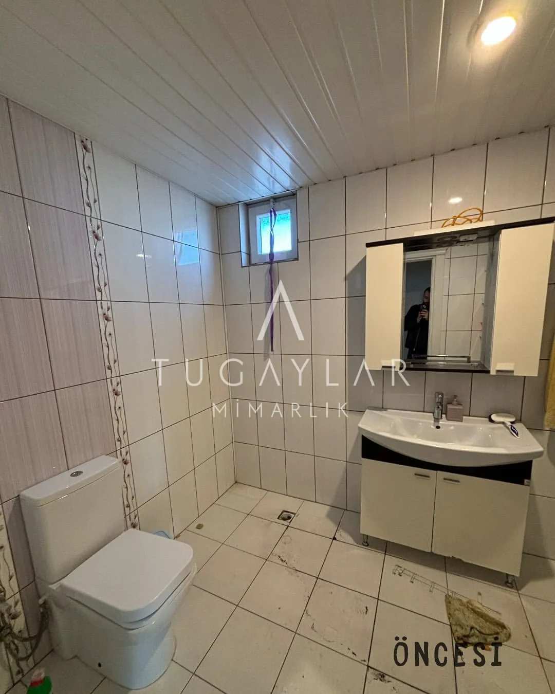 Lara banyo tadilatı öncesi sökülecek eski seramikler ve tuvalet görünümü