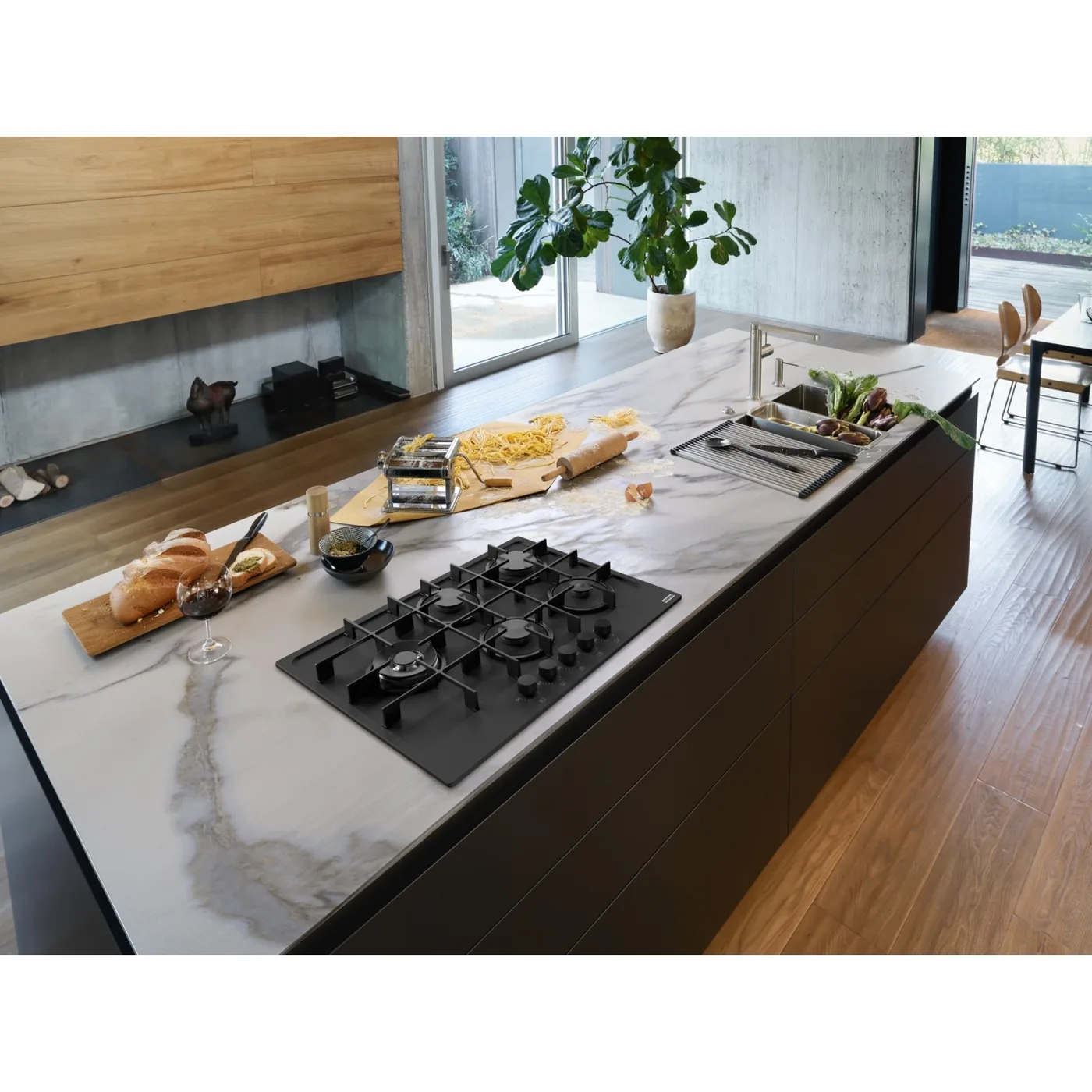 Franke Maris FHMA 755 Mat Siyah (Matt Black) 5 Gözlü Gazlı Ocak – farklı açıdan görünüm