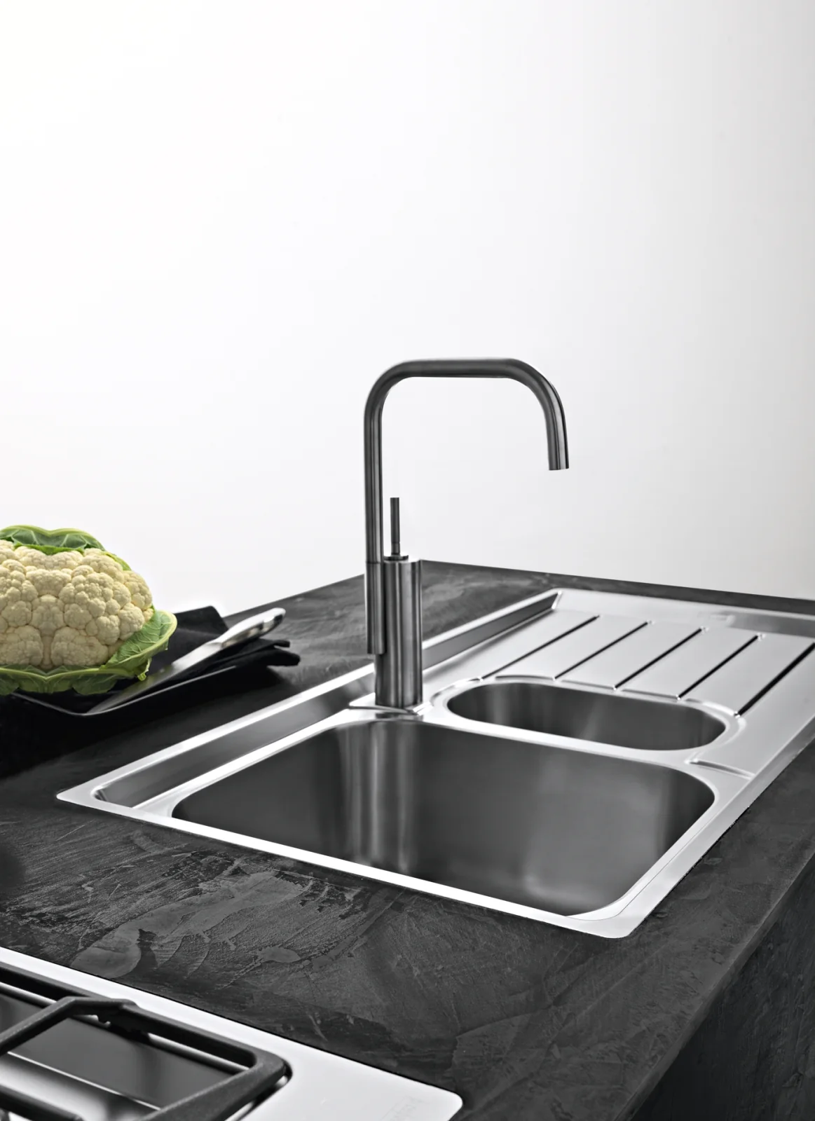 Franke Neptun NEX 251 Çelik Evye Inox – Paslanmaz Çelik · Sol damlalık mutfakta kullanımda (2)