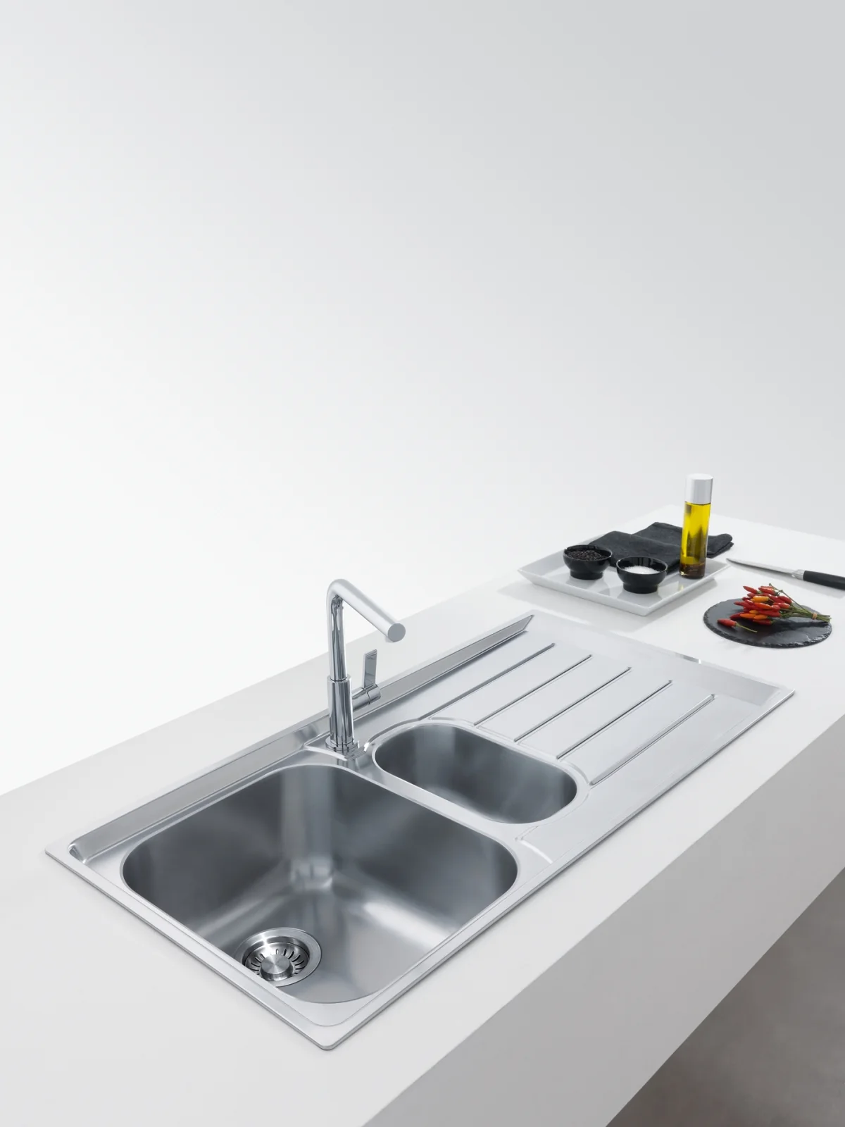 Franke Neptun NEX 651 Çelik Evye Inox – Paslanmaz Çelik · Sol damlalık mutfakta kullanımda (3)