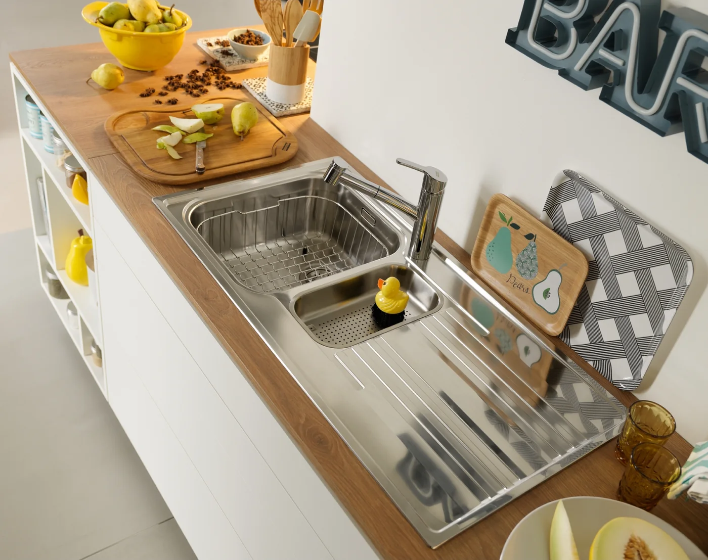Franke Smart SRX 651 Çelik Evye Inox – Paslanmaz Çelik · Sol damlalık mutfakta kullanımda (2)