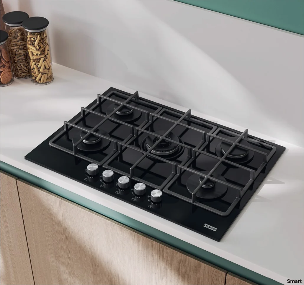 Franke Smart FHSM 755 4G DC BK C Siyah Cam (Black Glass) 5 Gözlü Gazlı Ocak mutfakta kullanımda